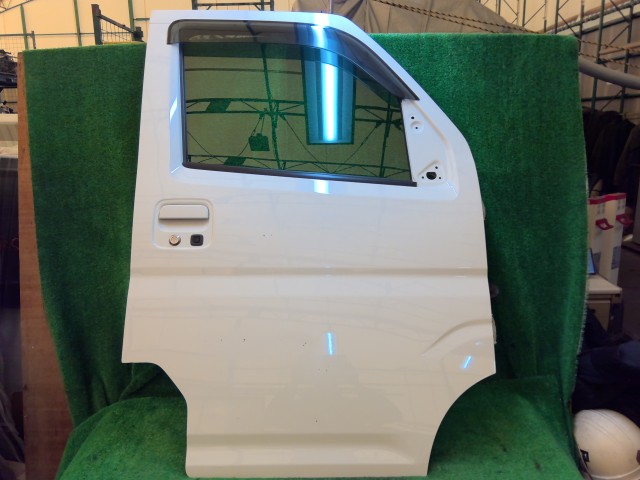 【中古】中古部品 ハイゼット S700V 右ﾌﾛﾝﾄﾄﾞｱ 【3260240000-251212000413100】