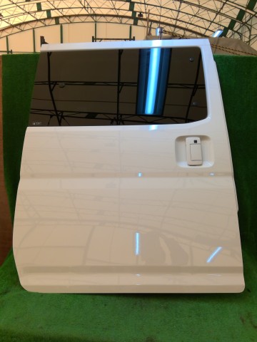 【中古】中古部品 ハイゼット S700V 右ﾘｱﾄﾞｱ 【3260240000-251212000413300】