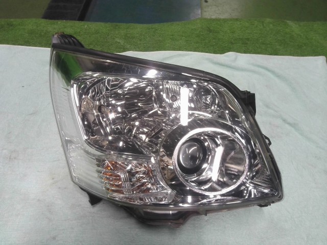 【中古】中古部品 ノア ZRR70G 右ﾍｯﾄﾞﾗﾝﾌﾟ 【3310200100-000022450510800】｜e-cleマート