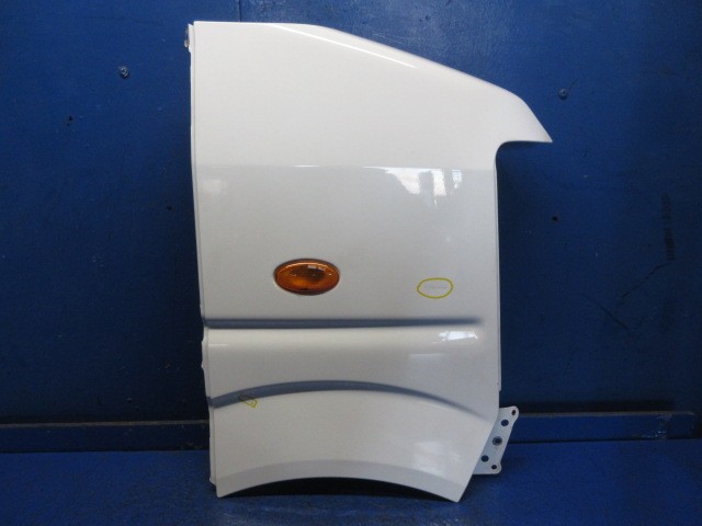 【中古】中古部品 エブリィ DA64V 右ﾌﾛﾝﾄﾌｪﾝﾀﾞｰ 【3310270100-000015147510600】