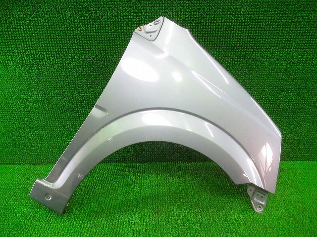 【中古】中古部品 ムーヴ L150S 右ﾌﾛﾝﾄﾌｪﾝﾀﾞｰ 【3330210100-000037216510600】