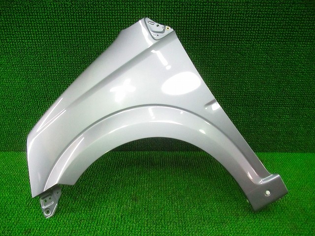 【中古】中古部品 ムーヴ L150S 左ﾌﾛﾝﾄﾌｪﾝﾀﾞｰ 【3330210100-000037216510700】 8,250円