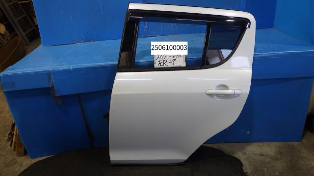 【中古】中古部品 スイフト ZC72S 左ﾘｱﾄﾞｱ 【3330340100-250610000313400】