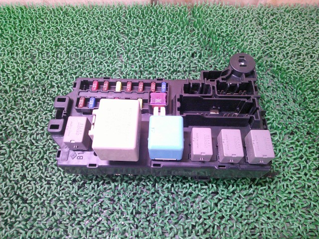 【中古】中古部品 ｂＢ QNC21 ﾋｭｰｽﾞﾎﾞｯｸｽ 【3330660100-000025334767800】
