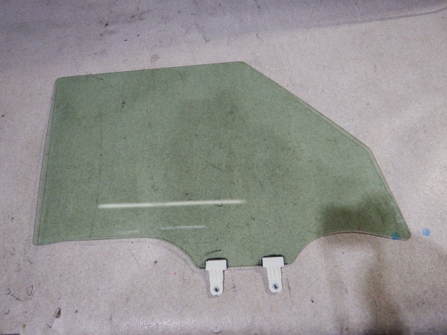 【中古】中古部品 ソリオ MA37S 右ﾌﾛﾝﾄﾄﾞｱｶﾞﾗｽ 【3330810100-251215000513130】