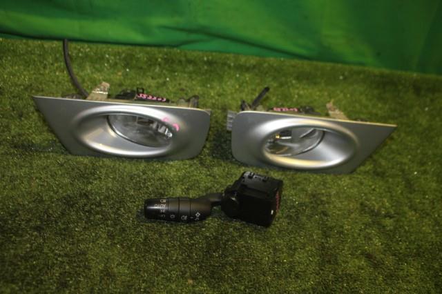 【中古】中古部品 ストリーム RN6 左ﾌｫｸﾞﾗﾝﾌﾟ 【3330950100-000055220310950】