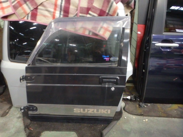 【中古】中古部品 ジムニー JA11V 左ﾌﾛﾝﾄﾄﾞｱ 【3331010800-000023814713200】