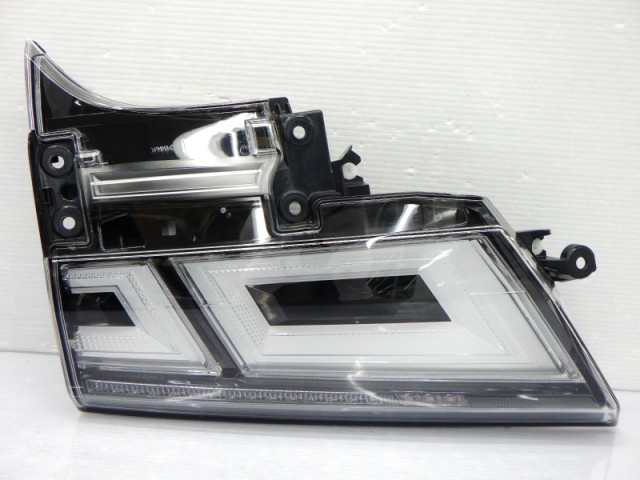 【中古】再生部品 ヴェルファイア AGH30W 左ﾌｨﾆｯｼｬｰﾊﾟﾈﾙ 【3380010000-251216500915220】