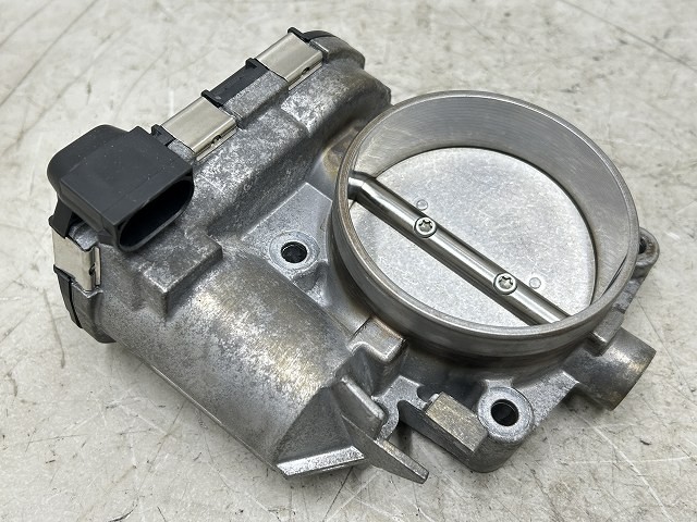 【中古】中古部品 ベンツ Cクラス 203052 ｽﾛｯﾄﾙﾎﾞﾃﾞｨ 【3310070100-000090761320300】