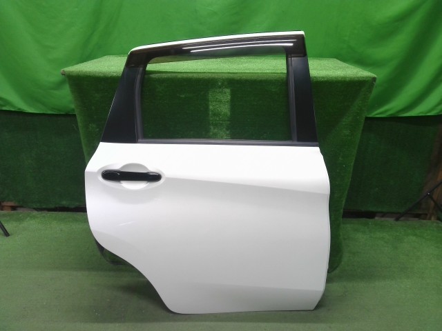 【中古】中古部品 ノート HE12 右ﾘｱﾄﾞｱ 【3310200100-000022445213300】