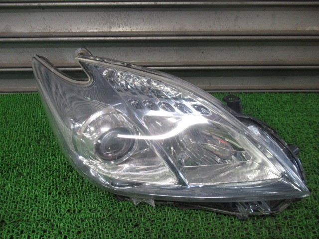 【中古】中古部品 プリウス ZVW30 右ヘッドランプ 【3330540100-251017000110800】|e-cleマート