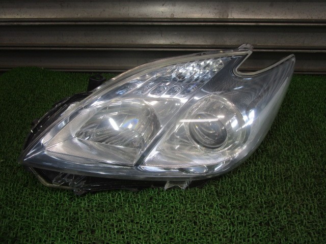 【中古】中古部品 プリウス ZVW30 左ﾍｯﾄﾞﾗﾝﾌﾟ 【3330540100-250929000910900】｜e-cleマート