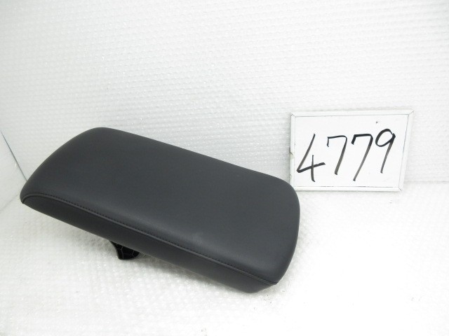 【中古】中古部品 ＭＡＺＤＡ３ BPFJ3R ｱｰﾑﾚｽﾄ 【3500170000-251217502370460】