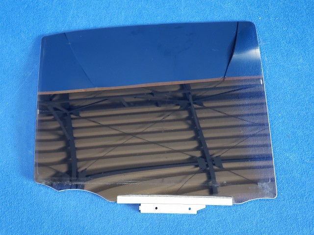 【中古】中古部品 ミラジーノ L650S 右ﾘｱﾄﾞｱｶﾞﾗｽ 【3310590000-202512057513330】