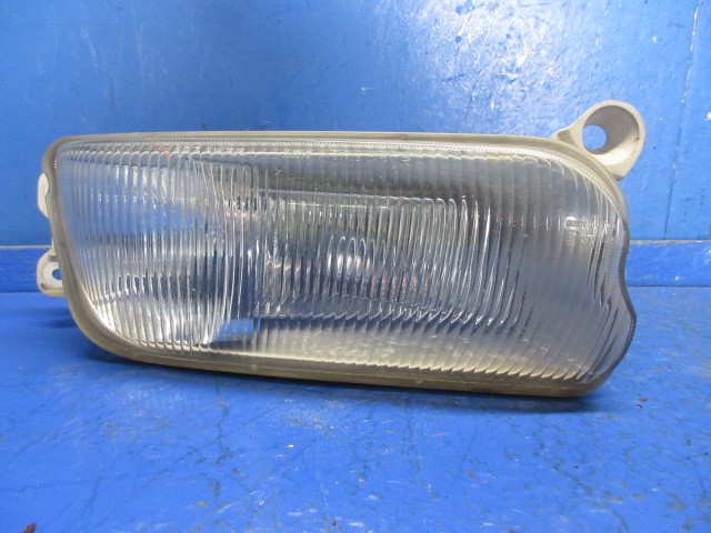 【中古】中古部品 ふそうトラクター FP64VDR 右ﾌｫｸﾞﾗﾝﾌﾟ 【3310270100-000015131510850】