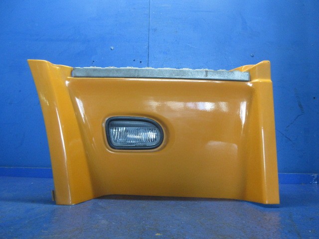 【中古】中古部品 UD日産大型車 CG5ZA 右ｻｲﾄﾞｽﾃｯﾌﾟ 【3310270100-000015140113700】 10,032円