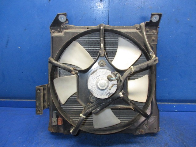 【中古】中古部品 UD日産大型車 CG5ZA ｺﾝﾃﾞﾝｻｰ 【3310270100-000015140160600】｜e-cleマート