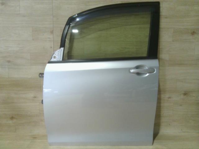 【中古】中古部品 ノア ZRR80G 左ﾌﾛﾝﾄﾄﾞｱ 【3310390100-251212000413200】