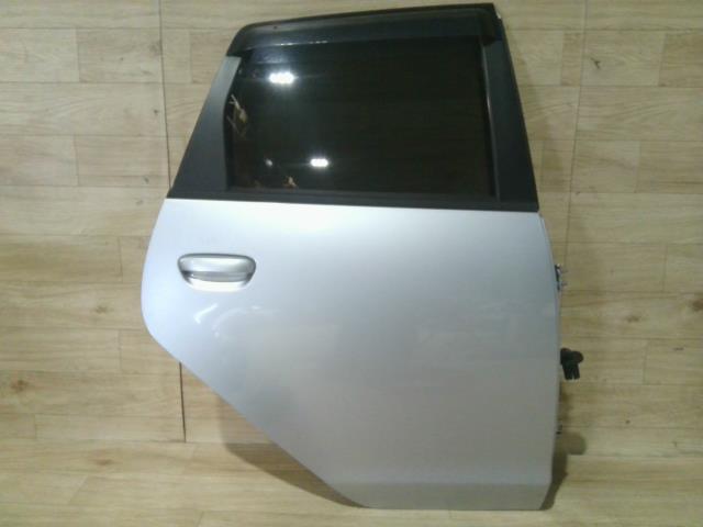 【中古】中古部品 コルトプラス Z23W 右ﾘｱﾄﾞｱ 【3310390100-251215000913300】
