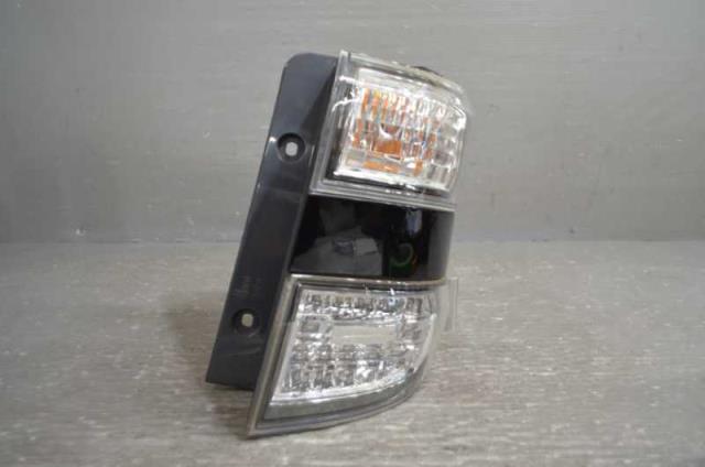 【中古】中古部品 ヴェルファイア ANH20W 右ﾃｰﾙﾗﾝﾌﾟ 【3310580000-251219000415500】