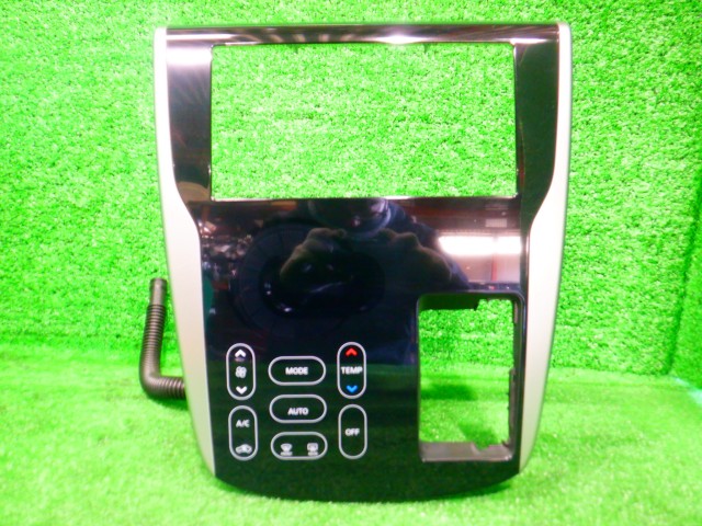 【中古】中古部品 デイズ B21W A/Cスイッチパネル 【3340140100-000025310060900】