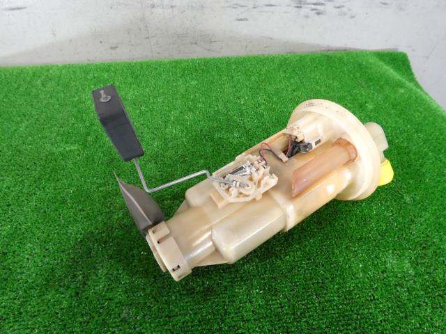 【中古】中古部品 ハイゼット S200P ﾌｭｰｴﾙﾎﾟﾝﾌﾟ 【3260250000-000025186220600】