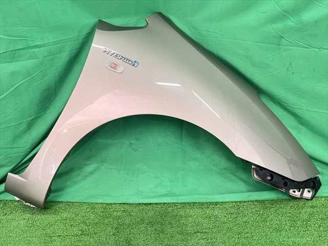 【中古】中古部品 プリウス NHW20 右ﾌﾛﾝﾄﾌｪﾝﾀﾞｰ 【3330240100-002025640310600】