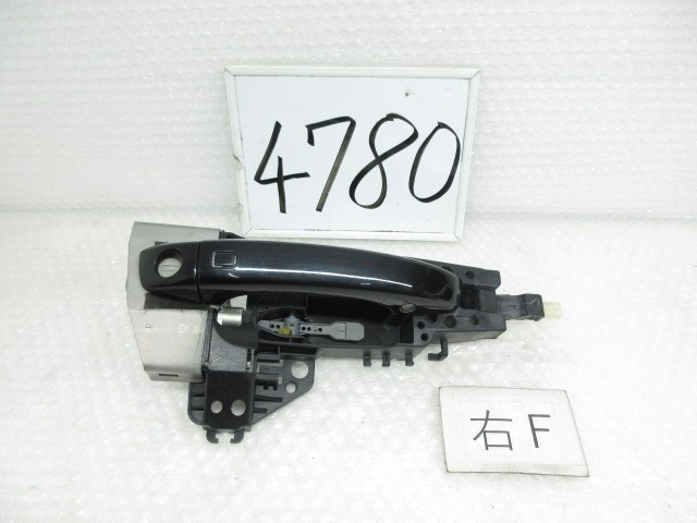 【中古】中古部品 アウディ A6 4GCHVS ｱｳﾀｰﾊﾝﾄﾞﾙ 【3500170000-251222500917250】 15,286円
