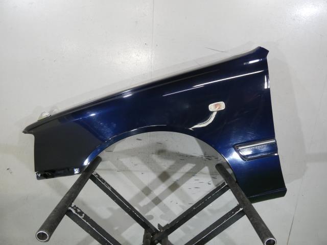 【中古】中古部品 クラウン GXS12 左ﾌﾛﾝﾄﾌｪﾝﾀﾞｰ 【3260250000-000025186910700】