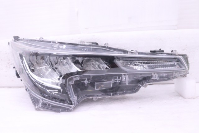 【中古】中古部品 カローラ ZRE212 右ﾍｯﾄﾞﾗﾝﾌﾟ 【3260520000-251223505110800】