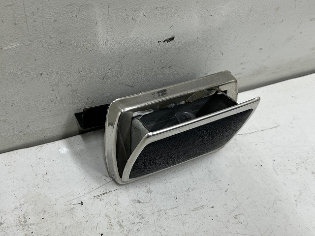【中古】中古部品 ジャガー XJシリーズ JEW 灰皿 【3310070100-0000Y0758270250】