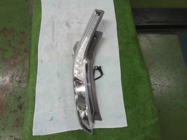 【中古】中古部品 リーフ AZE0 左テールランプ 【3310200100-000022478315600】