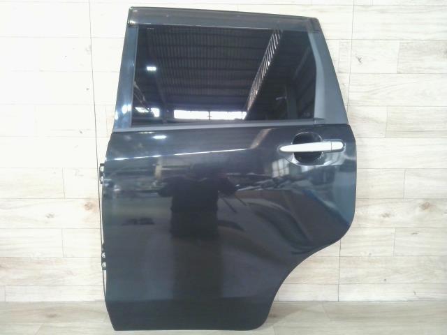 【中古】中古部品 ムーヴ LA100S 左ﾘｱﾄﾞｱ 【3310390100-251211000213400】