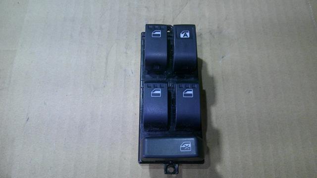 【中古】中古部品 ミラココア L675S ﾊﾟﾜｰｳｲﾝﾄﾞｳｽｲｯﾁ 【3500080000-251211000561900】