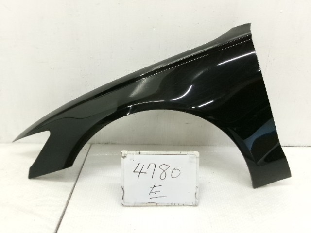 【中古】中古部品 アウディ A6 4GCHVS 左ﾌﾛﾝﾄﾌｪﾝﾀﾞｰ 【3500170000-251223504510700】