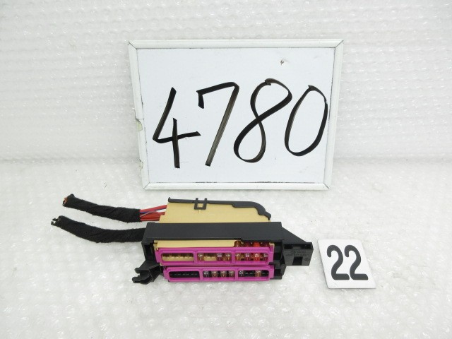 【中古】中古部品 アウディ A6 4GCHVS ﾋｭｰｽﾞﾎﾞｯｸｽ 【3500170000-251223501267800】