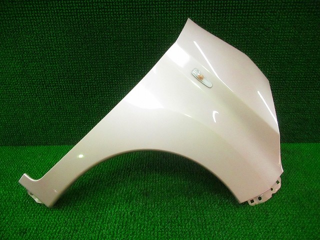 【中古】中古部品 ｅＫスペース B11A 右ﾌﾛﾝﾄﾌｪﾝﾀﾞｰ 【3330210100-000037223510600】