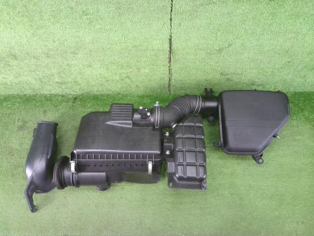 【中古】中古部品 ランドクルーザープラド TRJ150W ｴｱｸﾘｰﾅｰ 【3330990100-251121000629050】