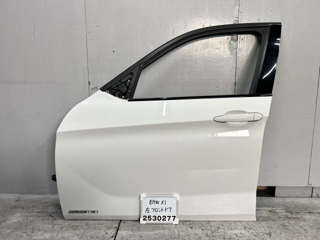 【中古】中古部品 BMW X1 VL18 左ﾌﾛﾝﾄﾄﾞｱ 【3330991100-000253027713200】