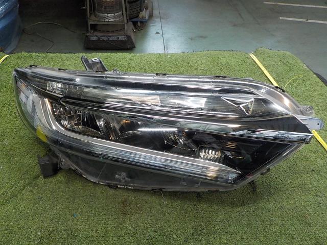 【中古】中古部品 シャトル GP7 右ヘッドランプ 【3260200000-251224000510800】