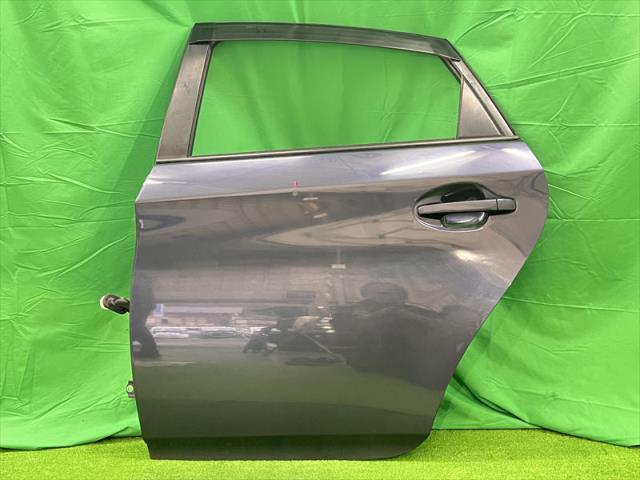 【中古】中古部品 プリウス ZVW30 左ﾘｱﾄﾞｱ 【3330240100-002025642413400】