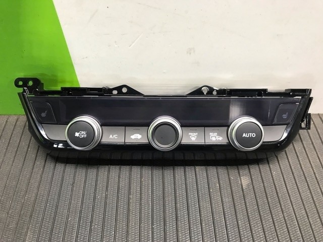 【中古】中古部品 フィット GR3 A/Cｽｲｯﾁﾊﾟﾈﾙ 【3330530100-000005489360900】