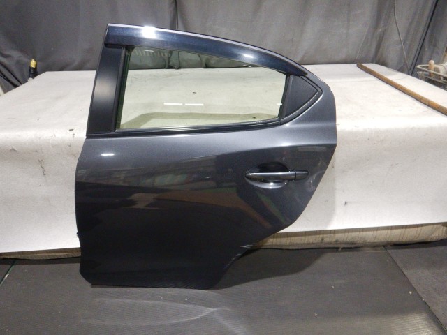 【中古】中古部品 デミオ DJ3FS 左ﾘｱﾄﾞｱ 【3330810100-251225000313400】