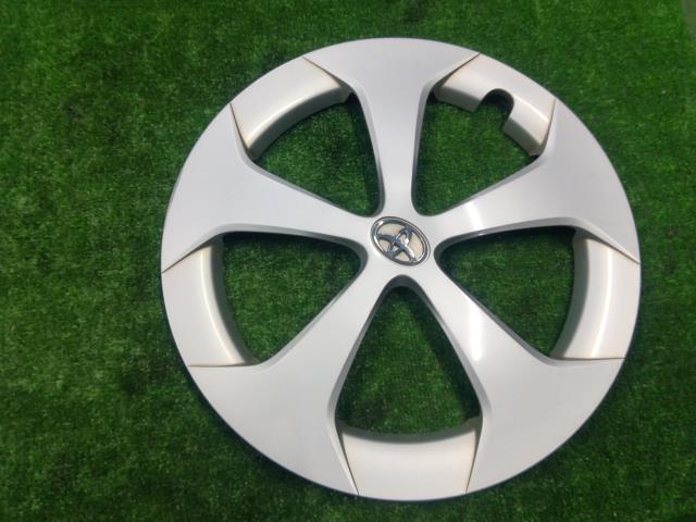 【中古】中古部品 プリウス ZVW30 ﾎｲｰﾙｷｬｯﾌﾟ 【3310200100-000022519947220】