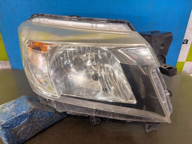 【中古】中古部品 ソリオ MA36S 右ﾍｯﾄﾞﾗﾝﾌﾟ 【3330530100-000005491410800】