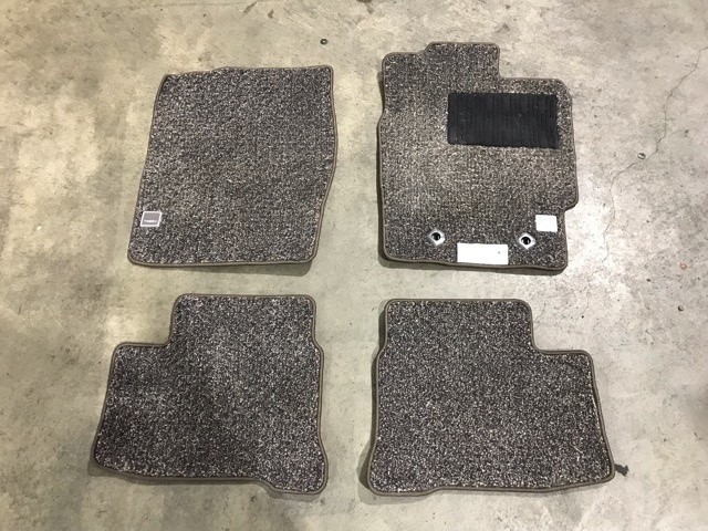 【中古】中古部品 ミラトコット LA550S ﾌﾛｱﾏｯﾄ 【3330530100-000005493077450】 7,480円