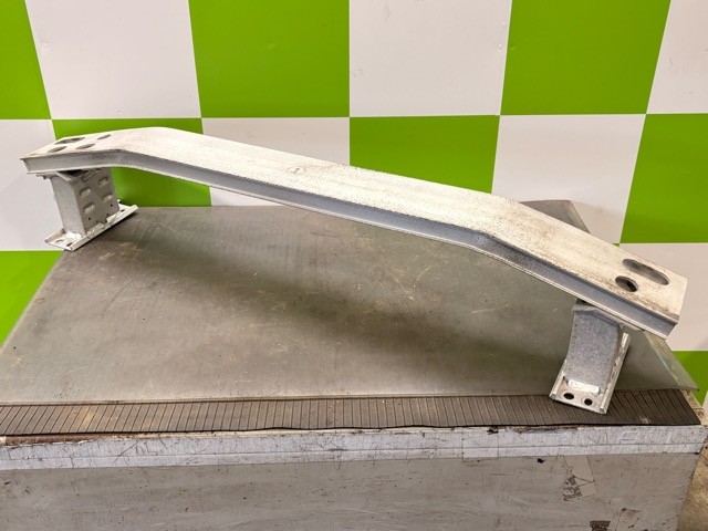【中古】中古部品 ＳＡＩ AZK10 ﾌﾛﾝﾄﾊﾞﾝﾊﾟｰﾎｰｽﾒﾝﾄ 【3330530100-000005492310120】