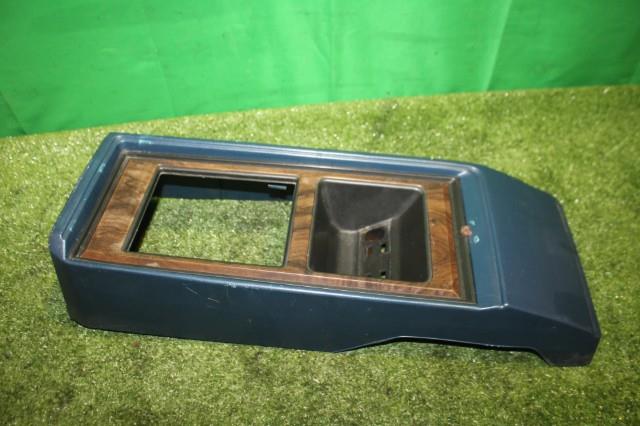 【中古】中古部品 グロリア 430 ｺﾝｿｰﾙﾎﾞｯｸｽ 【3330950100-000056171077100】
