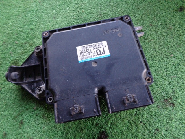 【中古】中古部品 ＭＲワゴン MF33S ｴﾝｼﾞﾝｺﾝﾋﾟｭｰﾀｰ 【3340030100-422638000063100】