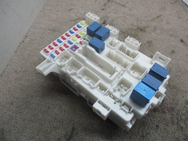 【中古】中古部品 スペーシア MK42S ﾋｭｰｽﾞﾎﾞｯｸｽ 【3540020100-000007121867800】 9,074円